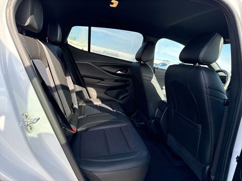 Certified 2025 Buick Envista Preferred image 23