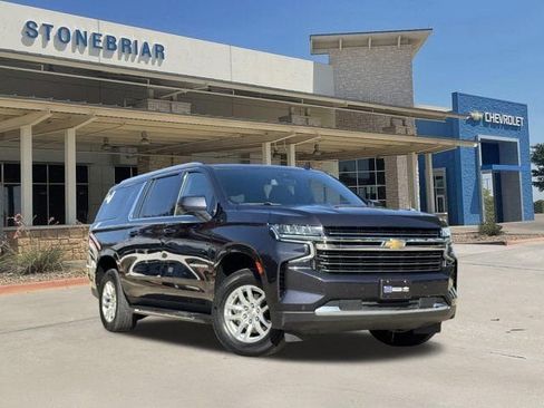 Used 2024 Chevrolet Suburban LT AWD/4WD image 2