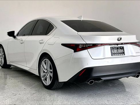 Used 2024 Lexus IS 300 w/ Comfort Package RWD image 15
