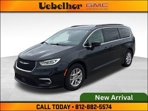 Used 2022 Chrysler Pacifica Touring-L FWD image 8