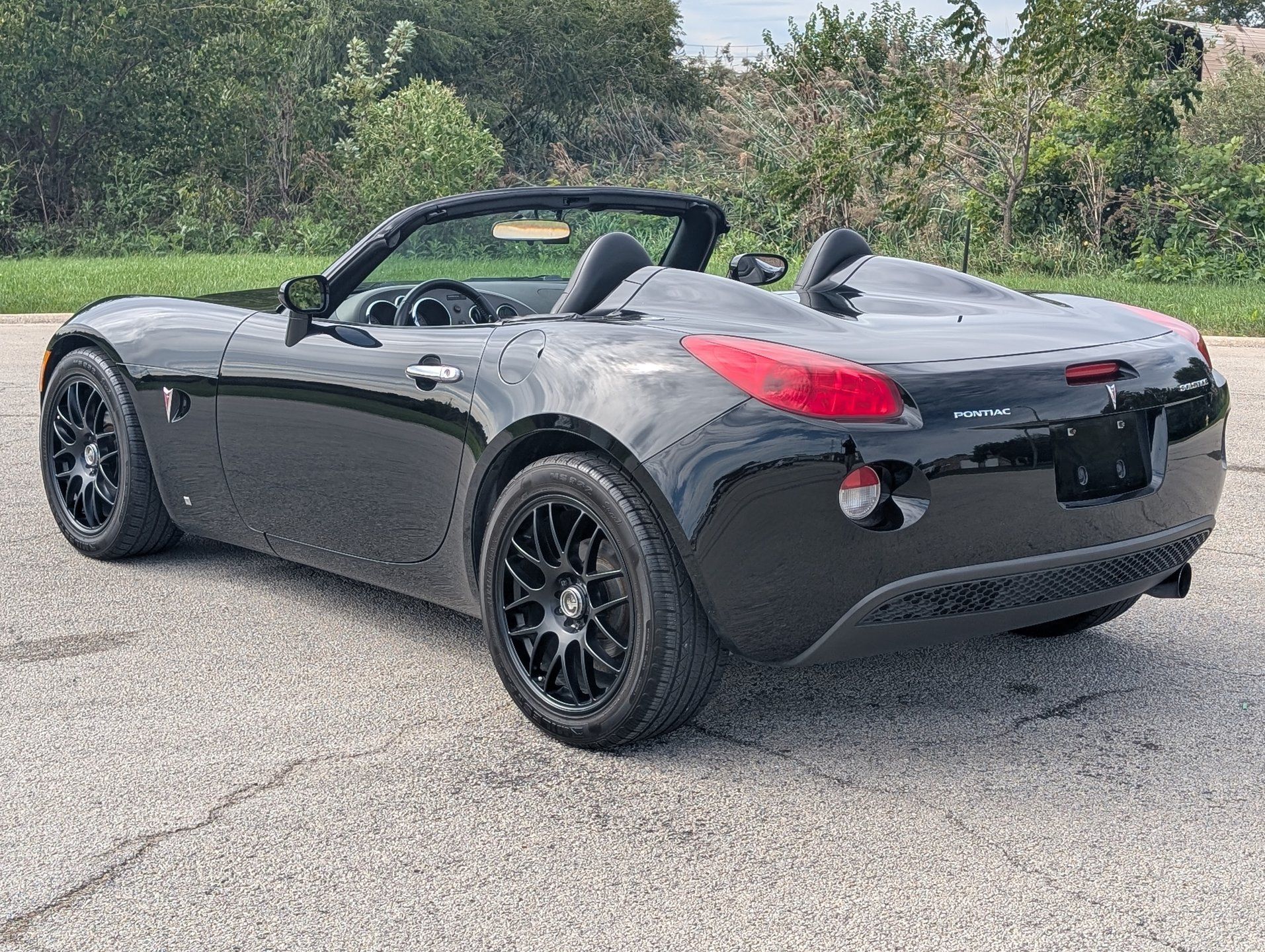 Used 2006 Pontiac Solstice Convertible w/ Premium Package RWD image 34