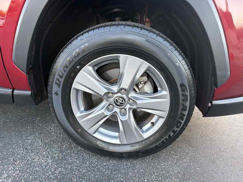 Used 2022 Toyota RAV4 XLE w/ Convenience Package FWD image 46