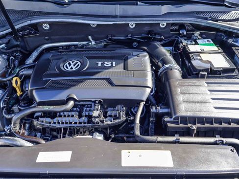 Used 2020 Volkswagen GTI SE image 24