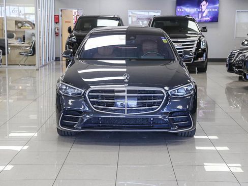 Used 2021 Mercedes-Benz S 580 4MATIC Sedan image 2