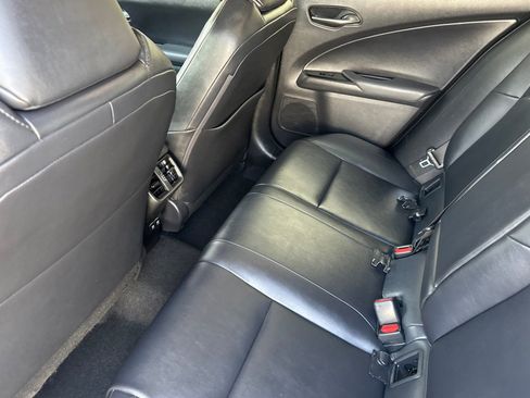 Used 2019 Lexus UX 200 image 11