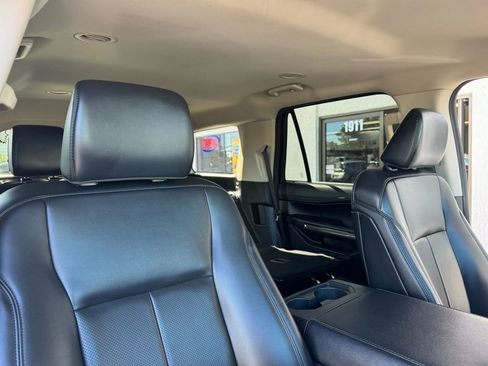 Used 2024 Ford Expedition XLT RWD image 24