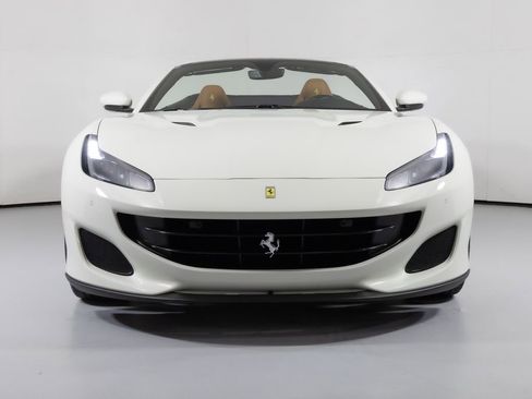 Used 2019 Ferrari Portofino image 17