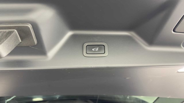 Used 2020 Land Rover Range Rover HSE AWD/4WD image 36
