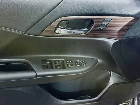 Used 2017 Honda Accord EX-L image 17