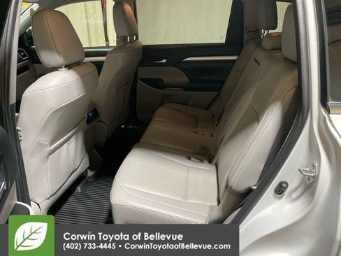 Used 2019 Toyota Highlander XLE image 23