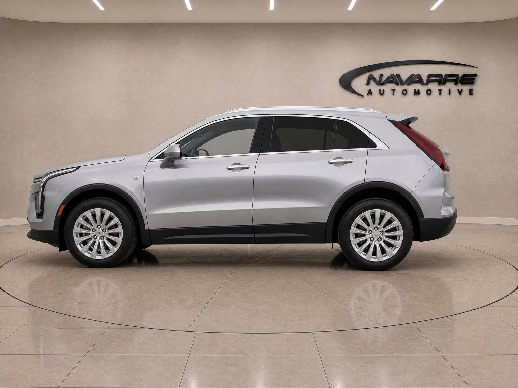 Used 2024 Cadillac XT4 Luxury w/ Cold Weather Package FWD image 4