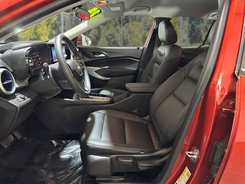 Used 2024 Chevrolet Trax LS w/ LS Convenience Package FWD image 9