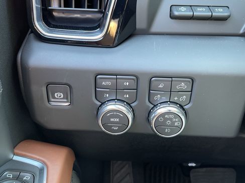 New 2025 GMC Sierra 3500 Denali Ultimate image 54