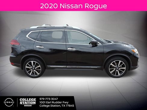 Used 2020 Nissan Rogue SL w/ Premium Package image 2
