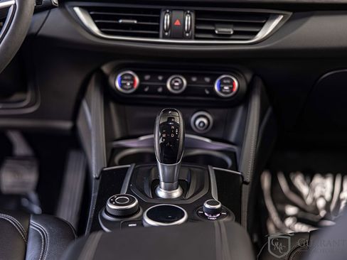 Used 2019 Alfa Romeo Stelvio AWD image 37
