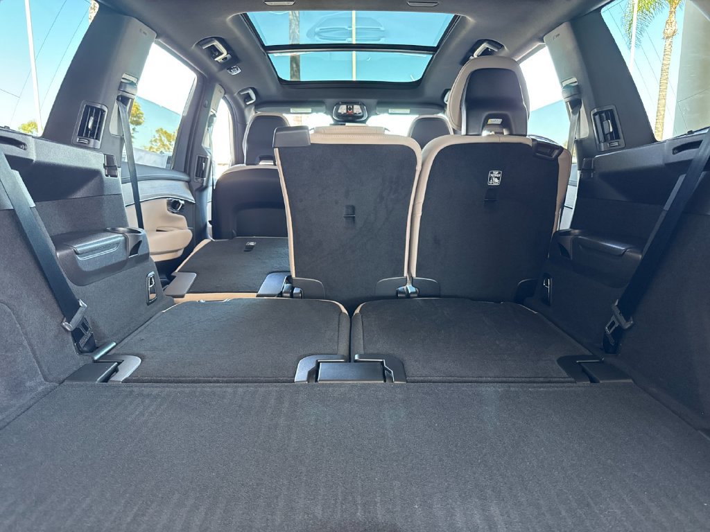 New 2026 Volvo XC90 T8 Plus w/ Protection Package AWD/4WD image 15