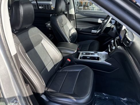 Certified 2023 Ford Explorer Limited AWD/4WD image 34