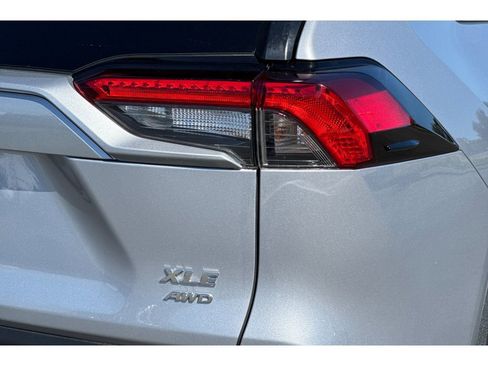 Used 2023 Toyota RAV4 XLE Premium image 32