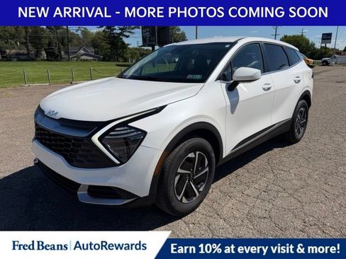 Used 2025 Kia Sportage LX AWD/4WD image 3