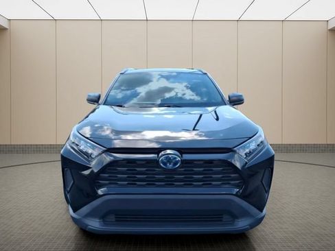 Used 2022 Toyota RAV4 LE AWD/4WD image 3