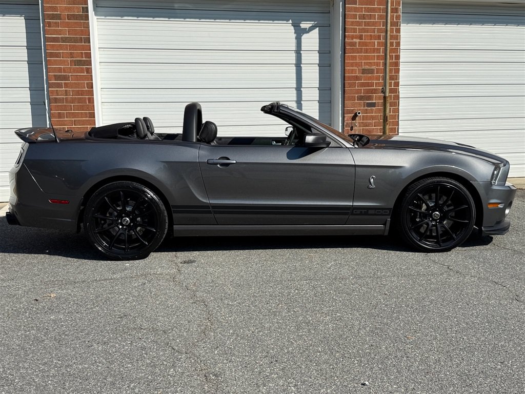 Used 2013 Ford Mustang Shelby GT500 RWD image 32