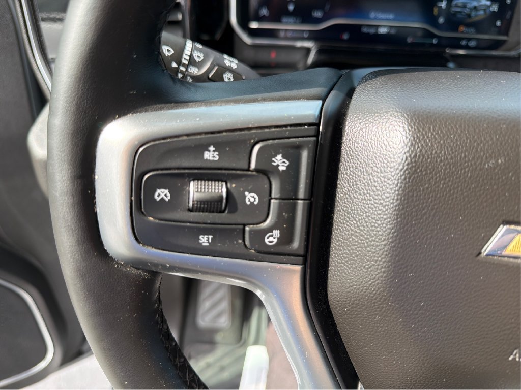 Used 2023 Chevrolet Silverado 1500 LT AWD/4WD image 29