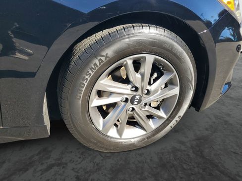 Used 2019 Kia Optima LX image 6