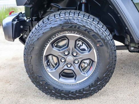 Used 2023 Jeep Gladiator Rubicon w/ LED Lighting Group AWD/4WD image 26
