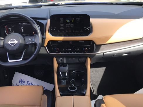 Certified 2022 Nissan Rogue Platinum w/ Head-Up Display Package image 5