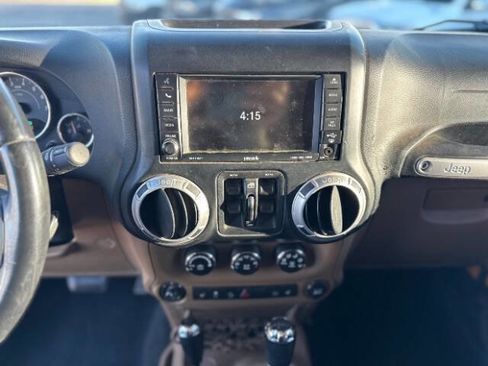 Used 2012 Jeep Wrangler Unlimited Rubicon w/ Connectivity Group image 13