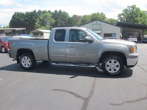 Used 2013 GMC Sierra 1500 SLT w/ SLT Convenience Package AWD/4WD image 5