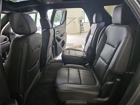 Used 2023 Chevrolet Traverse LT w/ LT Premium Package AWD/4WD image 15