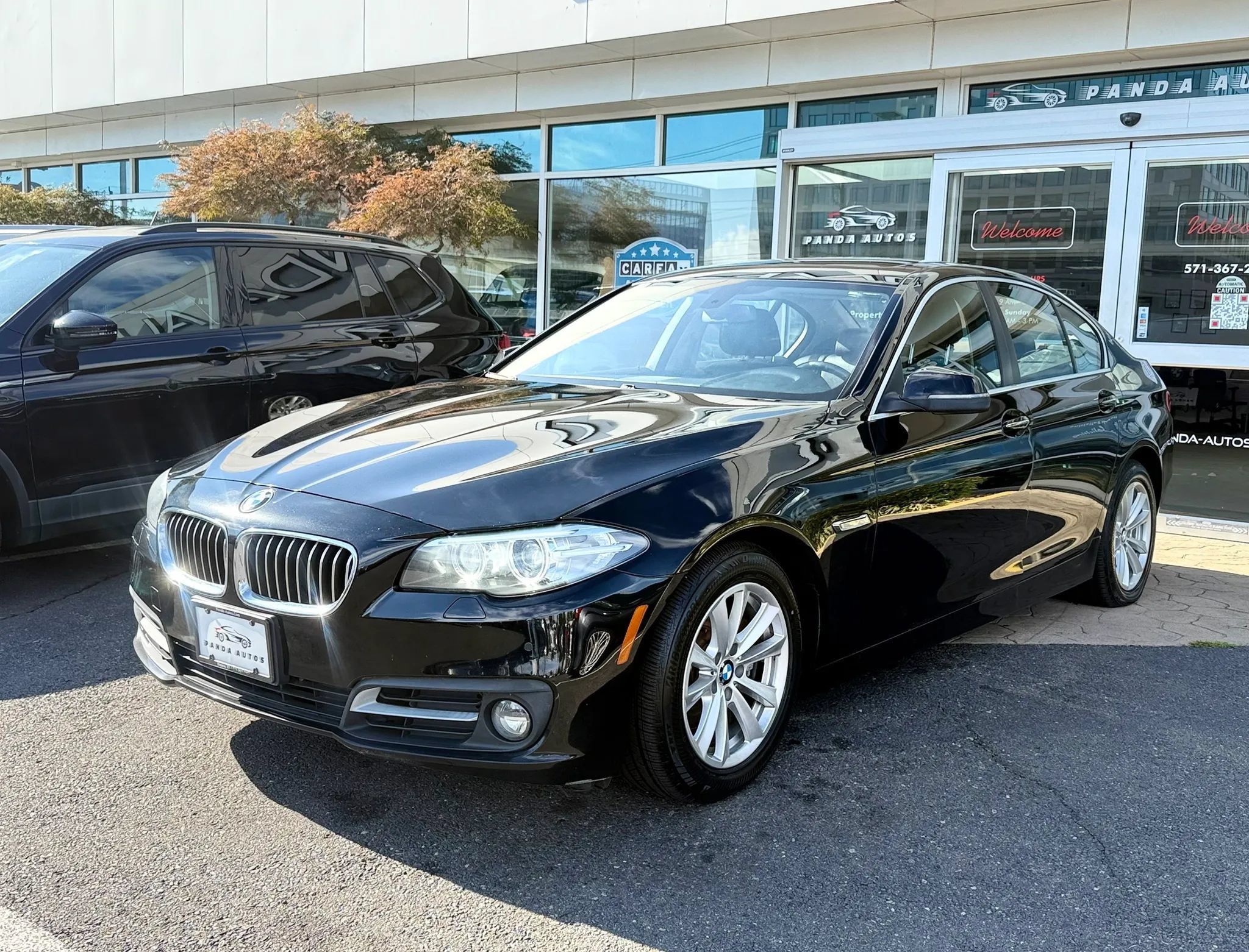 Used 2016 BMW 528i xDrive Sedan AWD/4WD image 3