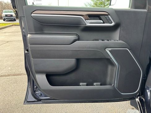 Used 2022 Chevrolet Silverado 1500 LT image 12