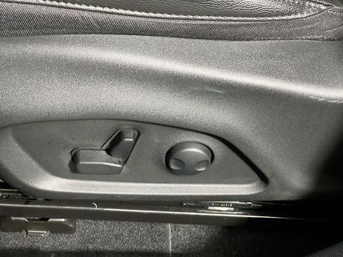 Used 2024 Jeep Compass Latitude w/ Convenience Group image 15