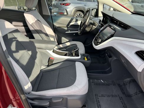 Used 2020 Chevrolet Bolt LT image 22