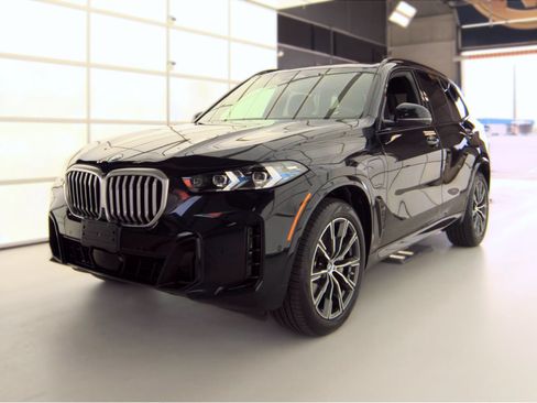 Used 2024 BMW X5 xDrive50e w/ Executive Package AWD/4WD image 2