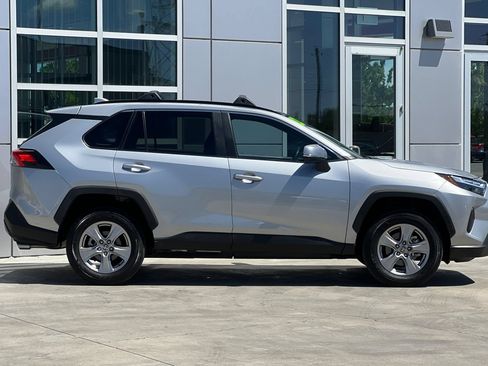 Certified 2022 Toyota RAV4 XLE AWD/4WD image 3