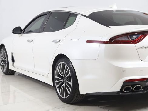 Used 2018 Kia Stinger Premium image 25