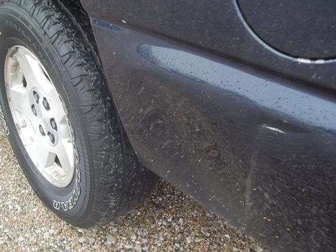 Used 2004 Chevrolet Suburban LT w/ Preferred Equipment Group image 10