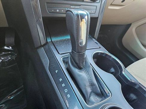 Used 2017 Ford Explorer XLT image 12