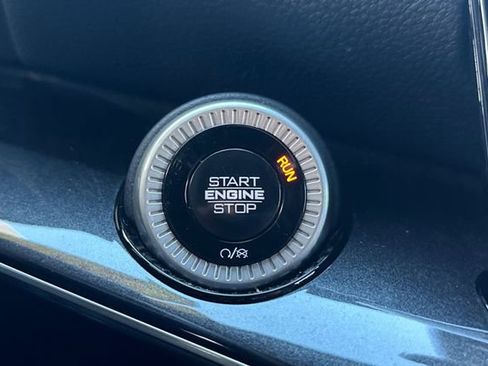 Certified 2024 Jeep Wagoneer L 4WD image 23