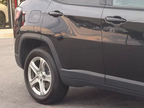 Used 2024 Jeep Compass Latitude AWD/4WD image 5