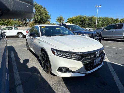 Used 2022 Honda Accord Sport image 2