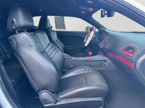 Used 2019 Dodge Challenger SRT Hellcat image 12