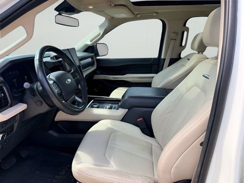 Used 2022 Ford Expedition Platinum AWD/4WD image 9