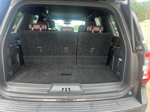 Used 2024 Ford Expedition Limited RWD image 4