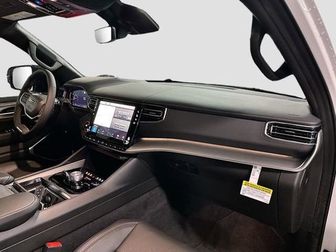 New 2026 Jeep Grand Wagoneer Limited AWD/4WD image 33