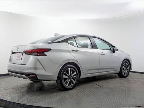 Used 2025 Nissan Versa SV FWD image 8