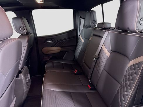 New 2026 GMC Canyon Denali image 25